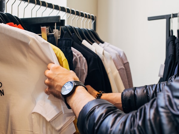 成都品牌服装店装修案例