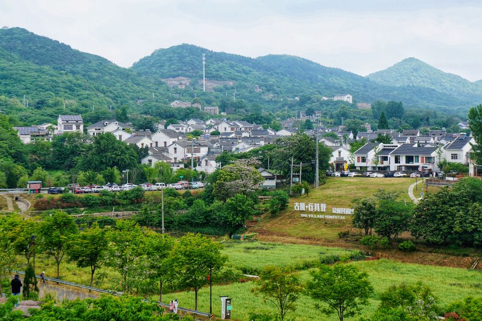成都成华区农集区安置房焕新改造多少钱？城投置地陆家桥未来公园启境墙面整治单元门更换施工标准