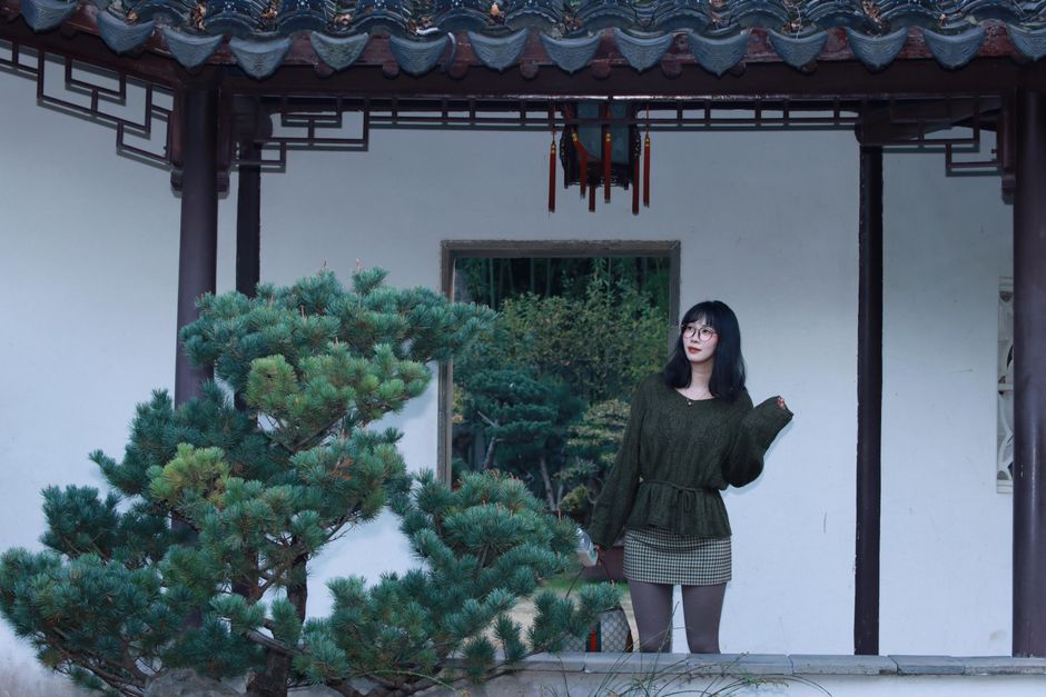 成都成华区旧房墙面乳胶漆翻新多少钱一平？铲墙和直接刷差多少？