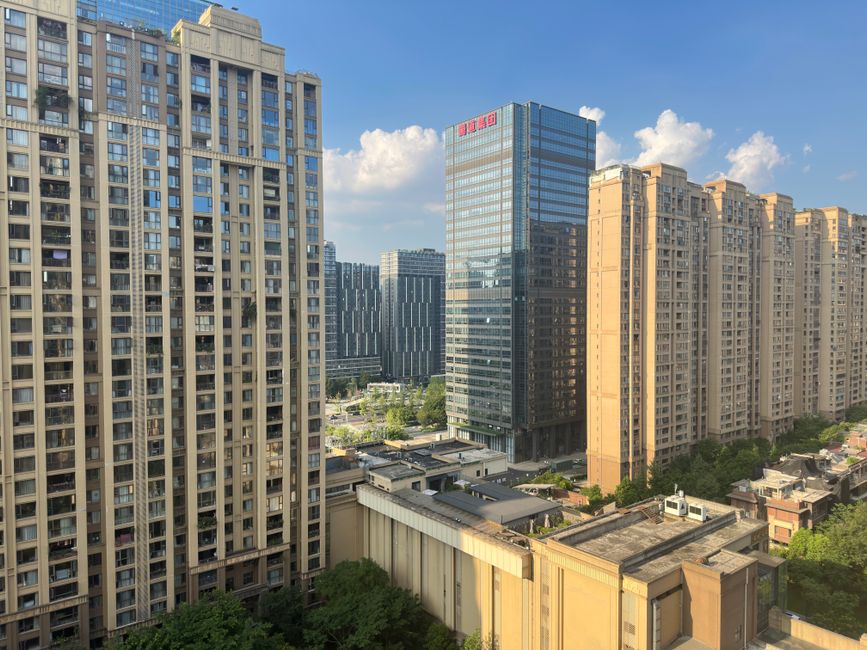 成都成华区老旧写字楼翻新改造值不值？租金回报率vs改造成本分析