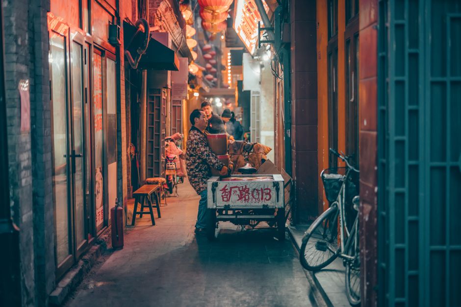 成都新都区餐饮店门头招牌审批要多久？城管备案流程详解