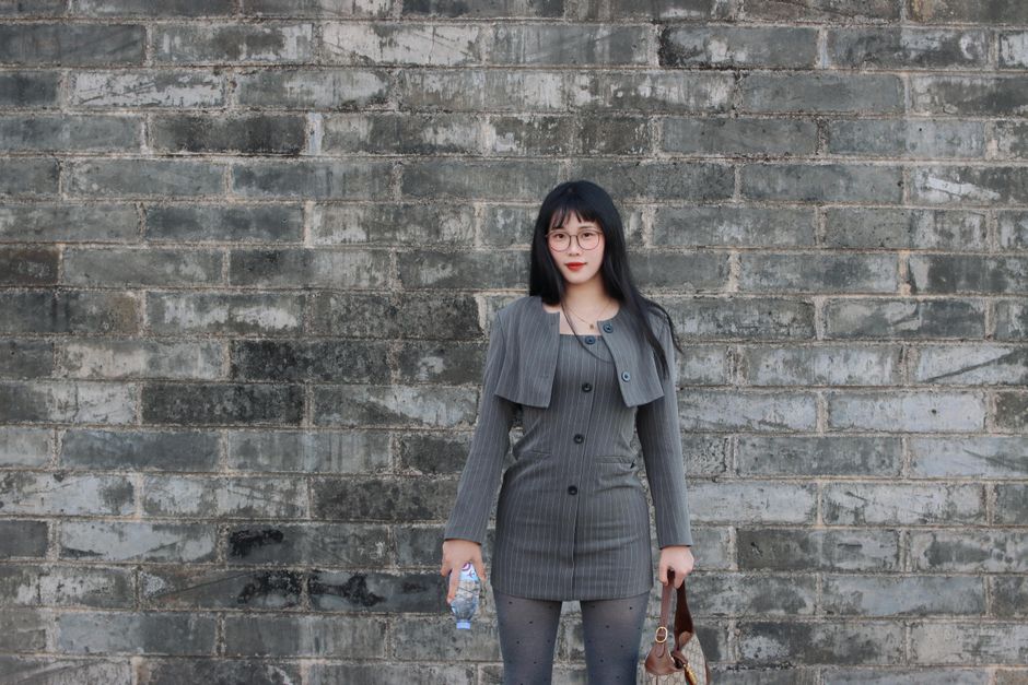 成都武侯区旧房墙面乳胶漆翻新多少钱一平？铲墙和直接刷差多少？