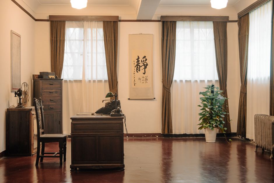 成都郫都区300㎡培训机构装修多少钱？菁蓉湖TOD星城九天多功能教室怎么设计？