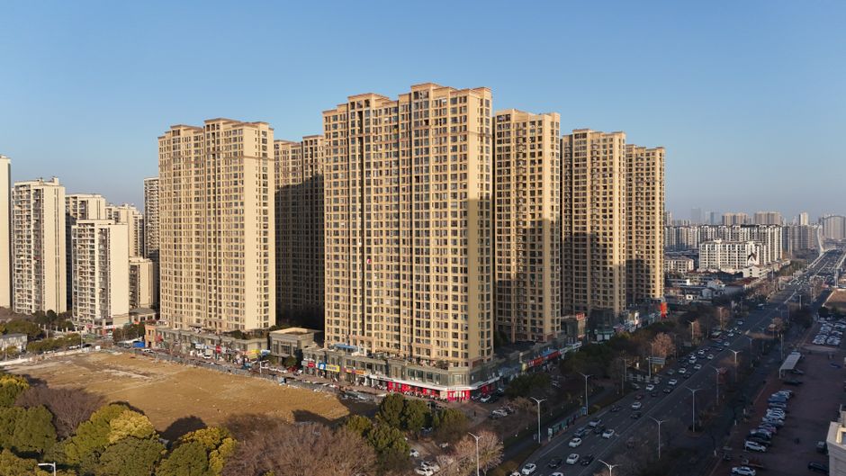 成都金堂县龙城一号老房轻量化更新用什么板材？预制墙板翻新价格和隔音效果好不好？