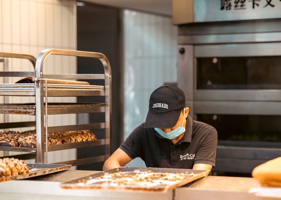 成都高新区烘焙店装修多少钱？操作间和展示区标准怎么定？